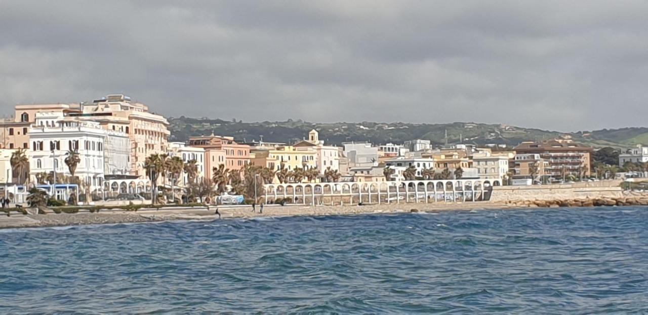 Mowita Lägenhet Civitavecchia Exteriör bild